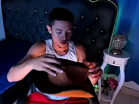 Matteo Aspen online show from 04/23/26, 04:14