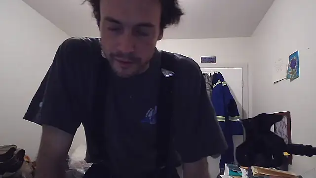 Snapshot of JohnnyMoves chatting on 05/08/26, 01:11 JohnnyMoves online show from 05/08/26, 01:11