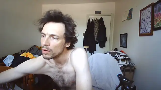 Snapshot of JohnnyMoves chatting on 06/01/26, 05:36 JohnnyMoves online show from 06/01/26, 05:36