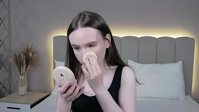 MarliinNova online show from 04/22/26, 04:15