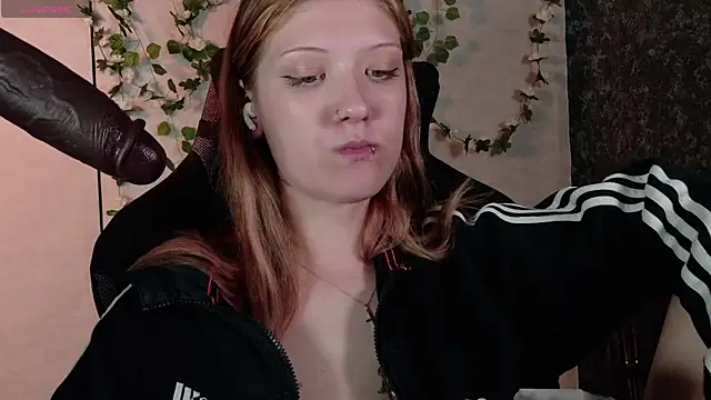 Snapshot of Lina_Wi chatting on 07/23/26, 01:58 Lina Wi online show from 07/23/26, 01:58