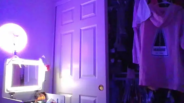 ajsin7 online show from 04/21/26, 07:36