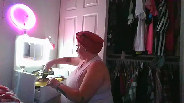 ajsin7 online show from 04/22/26, 07:33