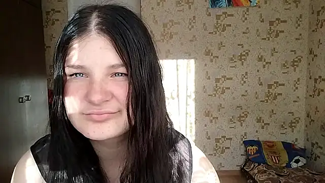 Snapshot of BeatriceMolands chatting on 06/04/26, 03:51 BeatriceMolands online show from 06/04/26, 03:51