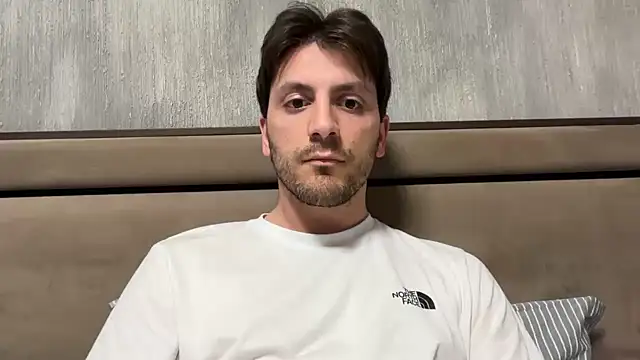 italianass94 online show from 04/16/26, 09:39