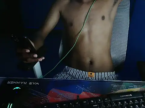 Snapshot of Vuddy4u chatting on 07/21/26, 01:35 Vuddy4u online show from 07/21/26, 01:35