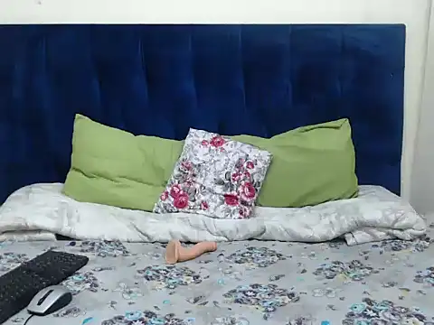 LilShyBabeX online show from 04/18/26, 07:58