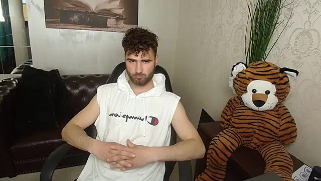 KyloEast online show from 04/24/26, 04:37