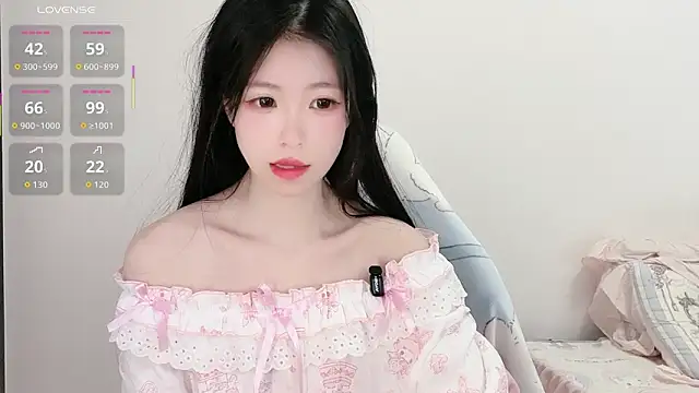 XiaoMei-iiiiii online show from 04/22/26, 04:37