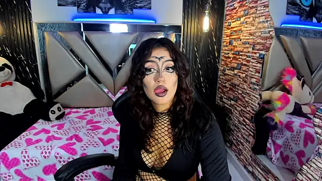 Karim TheRouse online show from 04/17/26, 08:23