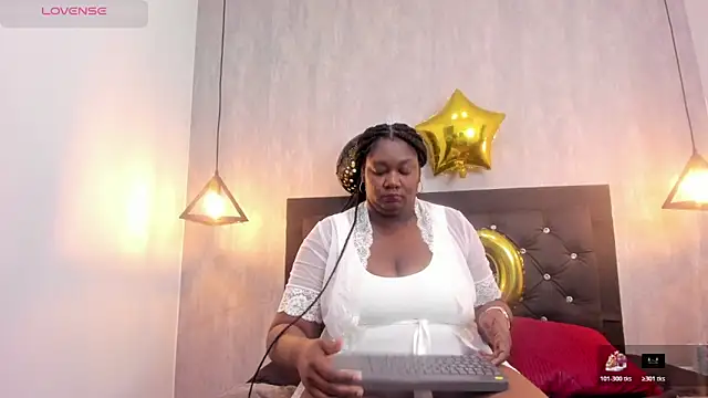 Canela  hot online show from 04/22/26, 01:34