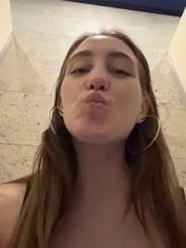 Tiny Anny online show from 04/23/26, 12:29