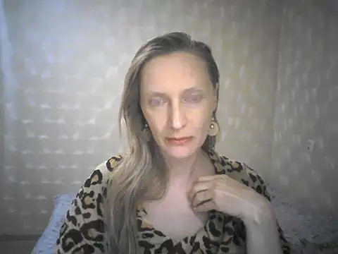 LunaBelle8 online show from 04/20/26, 05:48