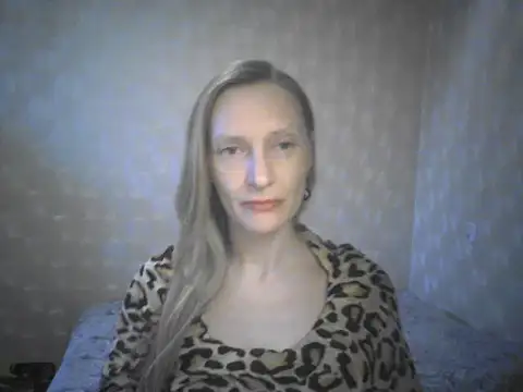 LunaBelle8 online show from 04/23/26, 05:15