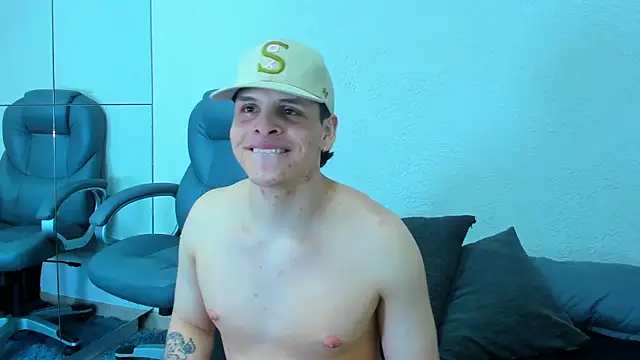 Liam Cyrus online show from 04/24/26, 03:09