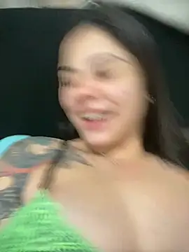 Snapshot of Livia-cortez chatting on 05/25/26, 12:22 Livia-cortez online show from 05/25/26, 12:22