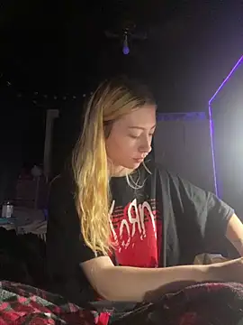 Spoilmedaddy732 online show from 04/18/26, 08:31