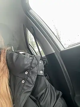 SchmuseBunny online show from 04/20/26, 06:05