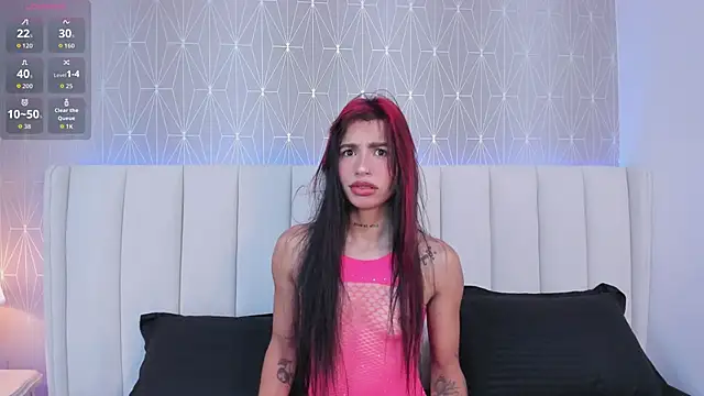 Tori Gaviria online show from 05/15/26, 12:23