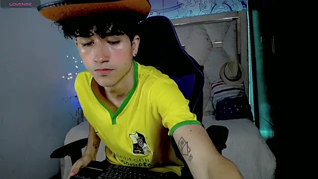 Johnny cage  online show from 04/23/26, 04:46