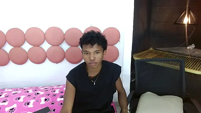 Chris Hott online show from 04/21/26, 02:15