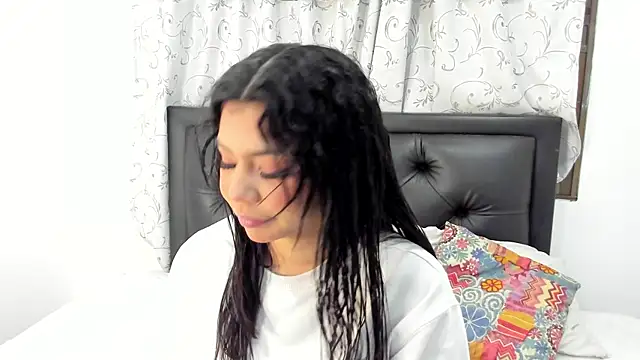 Nathy Pelaez online show from 06/09/26, 03:40