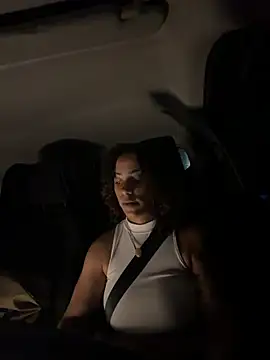 SweetPetiteNoir online show from 04/22/26, 07:59