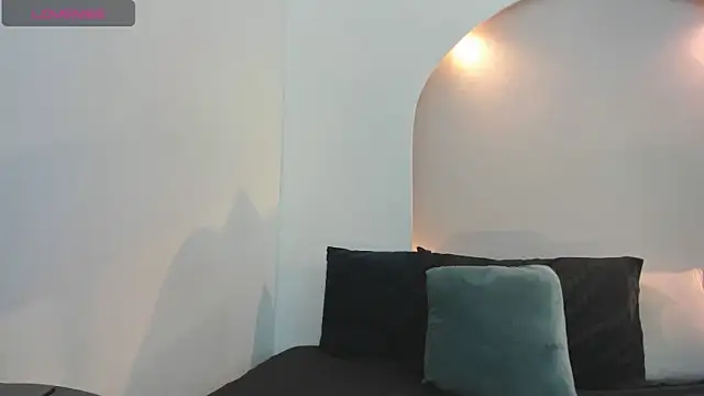 lucy rouse1 online show from 04/30/26, 01:06