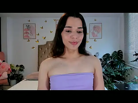 bella grego online show from 04/18/26, 06:12