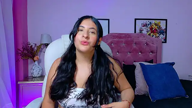 Maggiee 1 online show from 04/22/26, 07:26