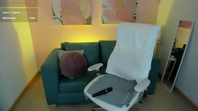 harper woodss online show from 04/23/26, 10:12