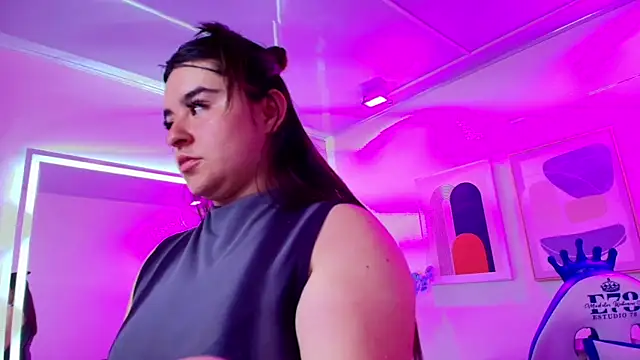 Anya Volke online show from 04/23/26, 07:16