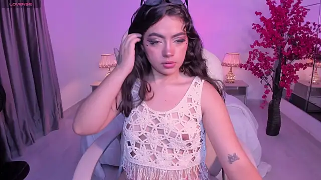 Natasha-aniston online show from 04/22/26, 03:09