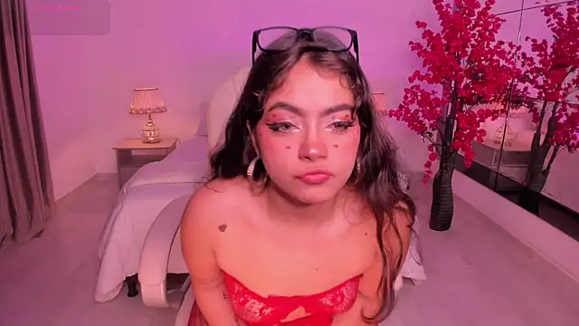 Natasha-aniston online show from 04/24/26, 03:31