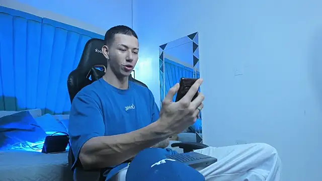 OliverThompsonJS online show from 04/24/26, 03:42