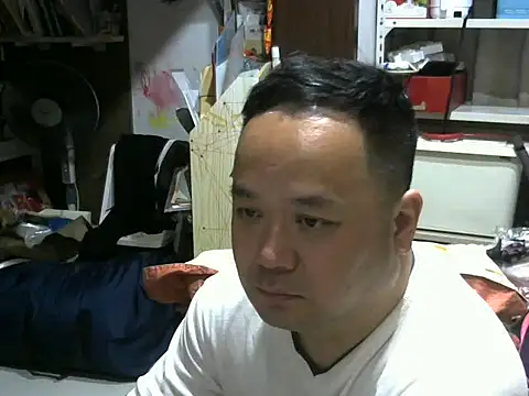 xinxinde123 online show from 04/28/26, 11:04