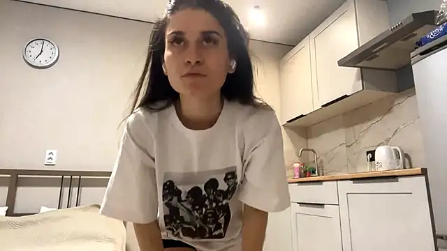 honeydroop online show from 04/18/26, 02:32