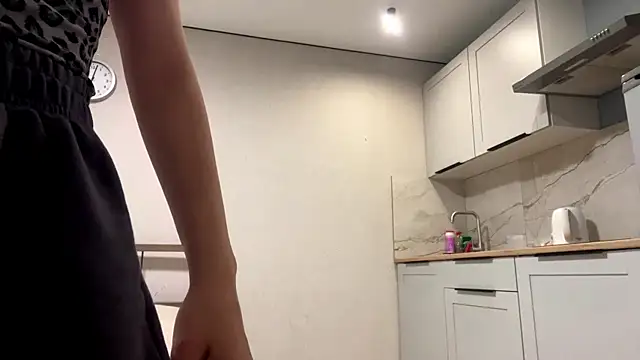 honeydroop online show from 04/22/26, 01:34