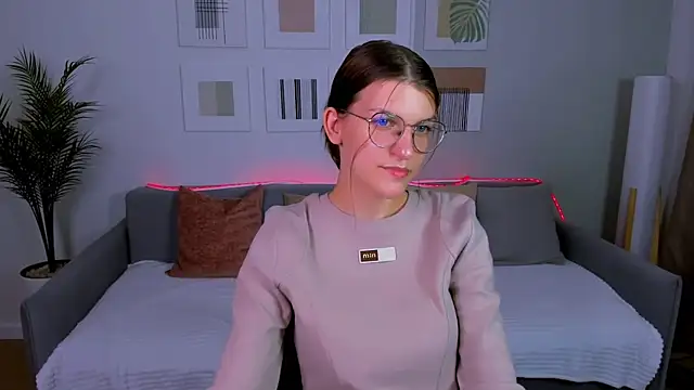 AnnaThorne online show from 04/24/26, 09:34