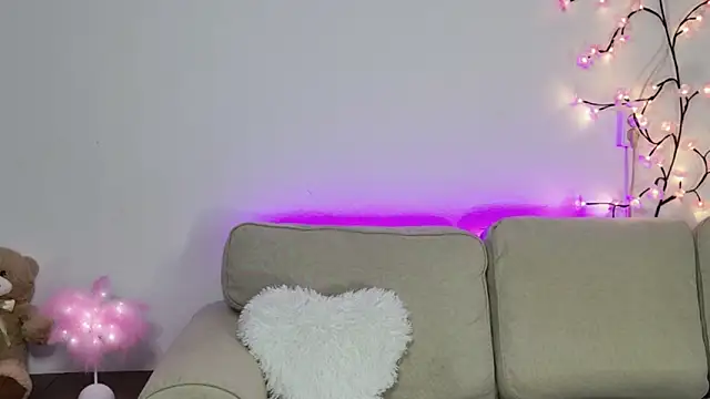 KylieElise online show from 04/24/26, 09:23