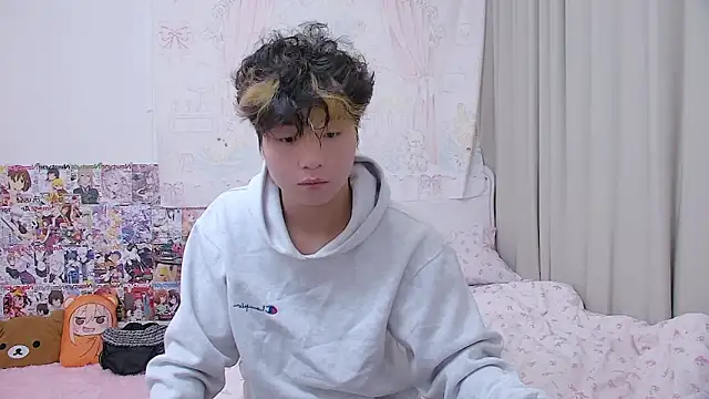 Cream-001 online show from 04/22/26, 11:34