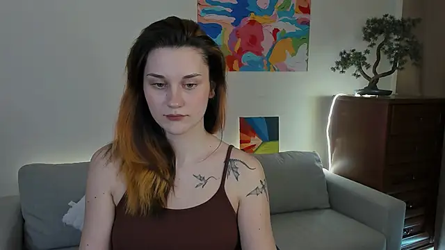 Snapshot of elani_lune chatting on 04/25/26, 03:53 elani lune online show from 04/25/26, 03:53
