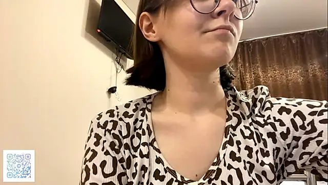 AlmaMitchell online show from 04/24/26, 06:10