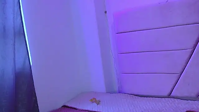 Chiara Angel online show from 04/21/26, 08:44