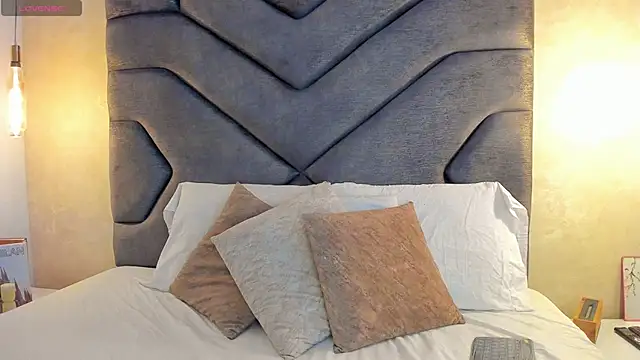 Bibiana honey online show from 04/24/26, 03:31