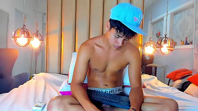 LianCarter  online show from 04/23/26, 06:14