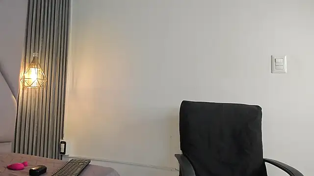 lolabunnysc online show from 06/10/26, 12:15