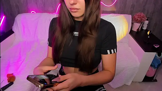 Elle goldman online show from 06/23/26, 04:05