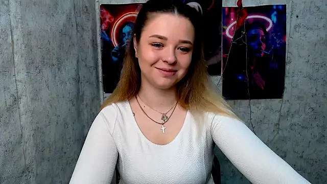 NicoleAura online show from 04/24/26, 06:38