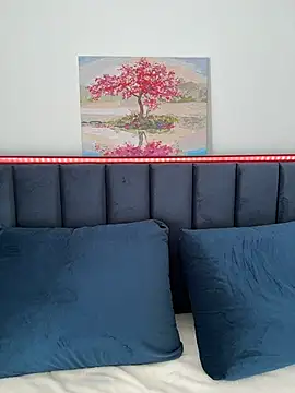 Mira Luna online show from 04/24/26, 05:32